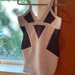 Bodycon bandage dress. Zipper in the back.